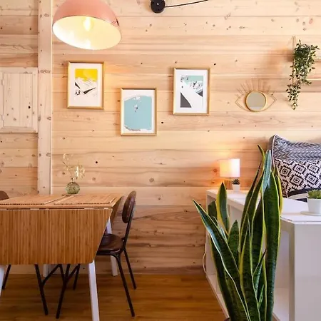 Chailloud - Modern 2pax - Lively Area - Tv Wifi 公寓