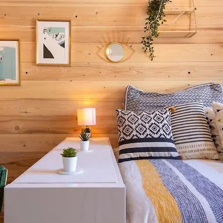 公寓 Chailloud - Modern 2pax - Lively Area - Tv Wifi